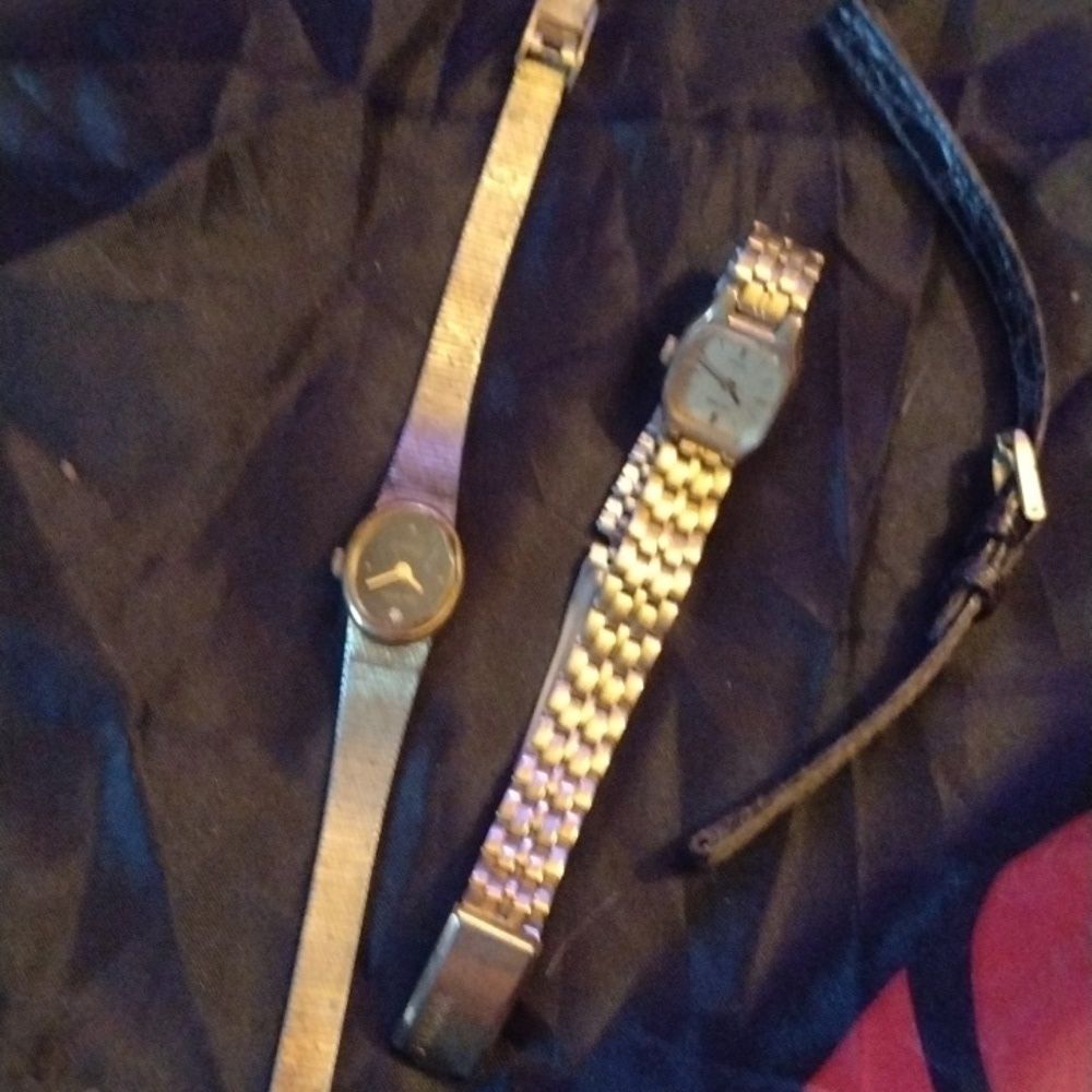 Waltham quartz watch and pulsar quartz
